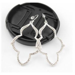 NEW 🌸💎 Rhinestone quatrefoil Silver Drop Earring